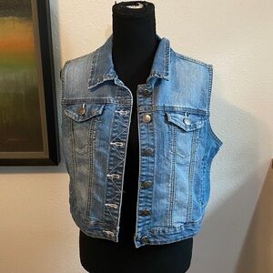 Women’s Denim Blue Vest Size M Earl Jeans Grunge Coastal Cowgirl Western Cabin
